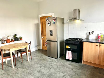 Flatmate for 2 floor flat in Clifton  Main Photo