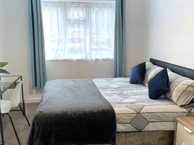2 Rooms - All Bills Incl - Female Household Main Photo