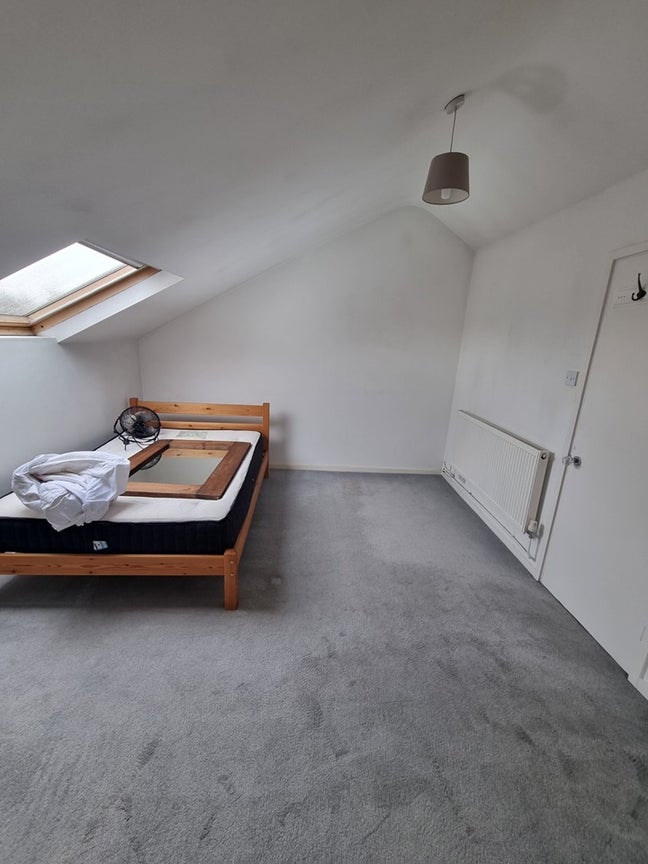 Double room w/ensuite in 2 bed flat  Main Photo