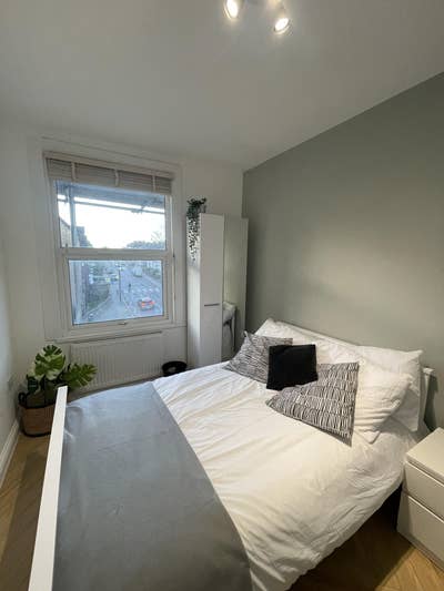 Double Room - 2 Min Walk from Brockley Station  Main Photo