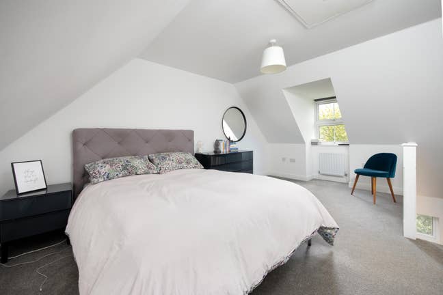 Master Double Bedroom in Corsham Main Photo