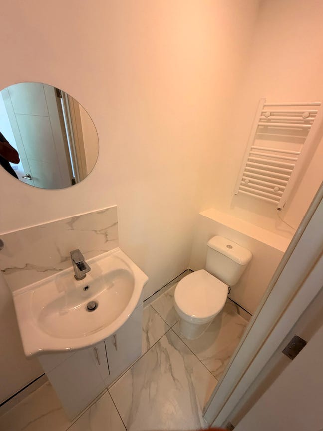 Self contained, En-suite Double rooms at 0 deposit Main Photo