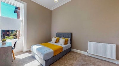 Room in West End for Student  Main Photo