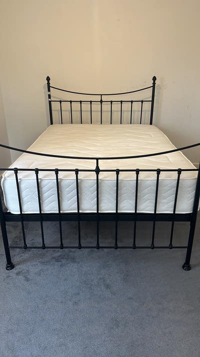 1 Double Bedroom  Main Photo