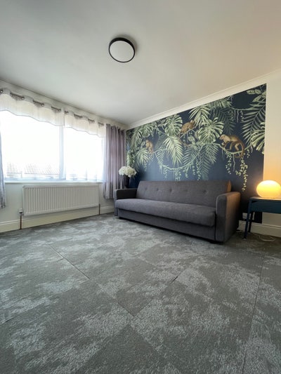 Large Double Room in Quite  Home  Main Photo
