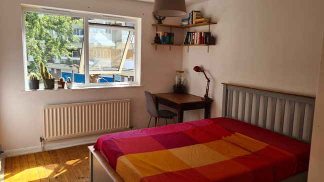 Oval SW9 - Large Double Room &pound;1250 bills included. Main Photo