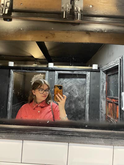 Recent graduate looking for flatmate Main Photo