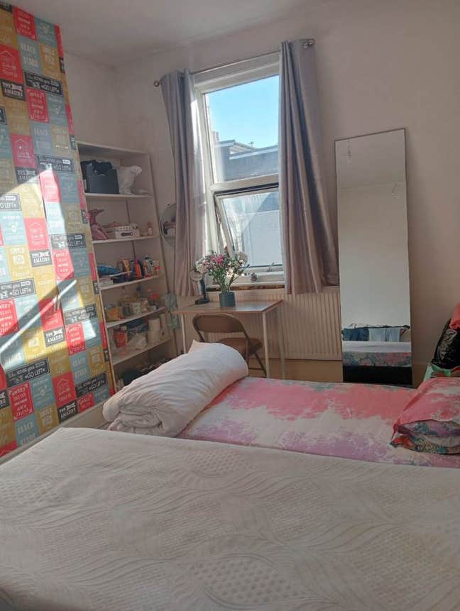 Twin Room to let In Stratford E15 all bills inc Main Photo