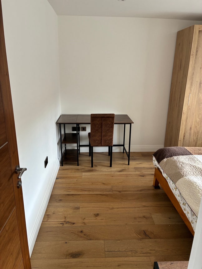 Double room in a fresh renovated house Main Photo