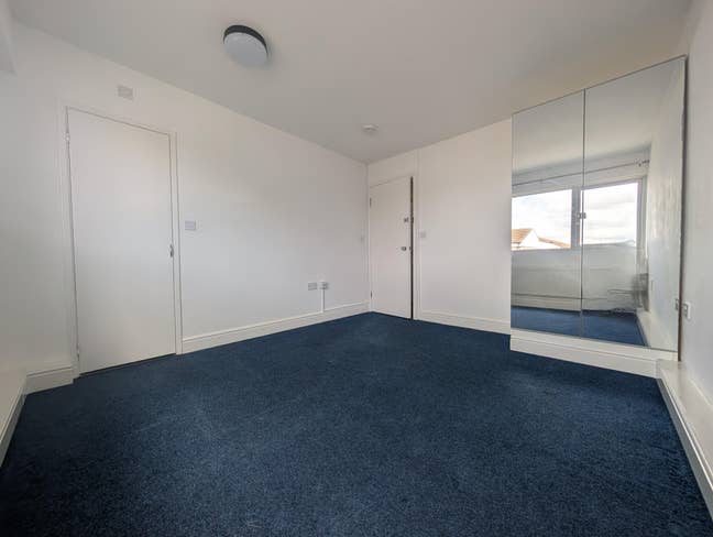 *Incl All Bills* Large Ensuite Room Langley Main Photo