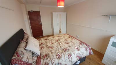 Spacious Room in a Newly Refurbed House Main Photo