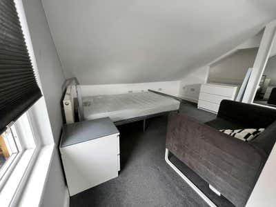 Modern & Spacious Professional Houseshare in Epsom Main Photo