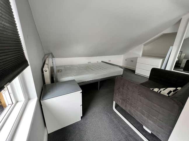 Modern & Spacious Professional Houseshare in Epsom Main Photo