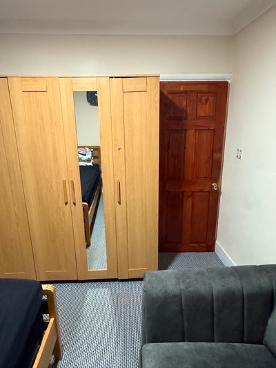 Room for rent Main Photo