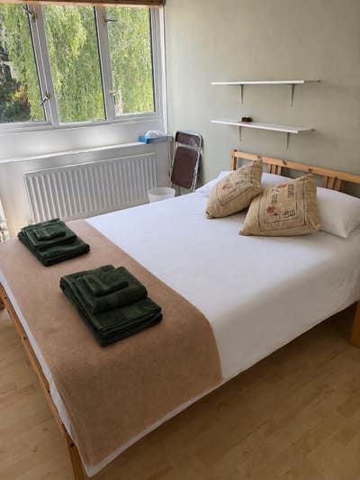 Double Room Available in Apartment (from 10/10) Main Photo