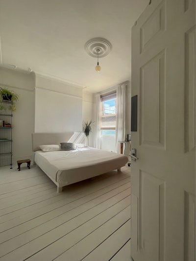 Two beautiful rooms - 5 mins station and seafront Main Photo