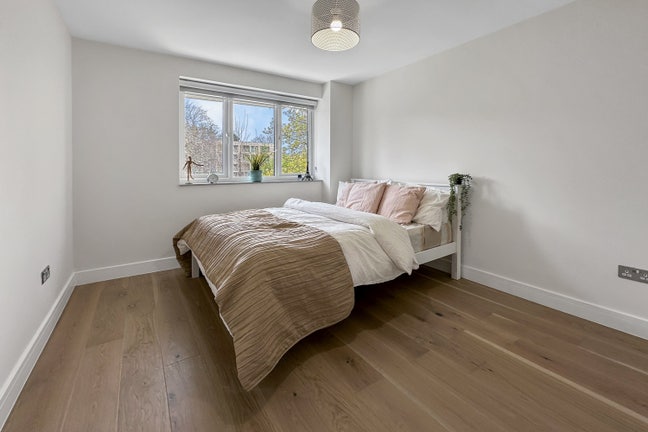 🌆 Cozy Room Near Dalston & Islington | Zone 1/2  Main Photo