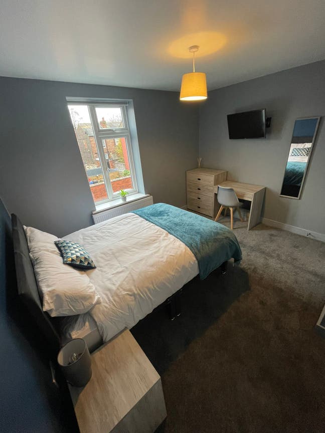 Double Bedroom - En-Suite - Available Mid Sep Main Photo