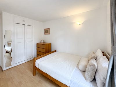 4 Double Room in Abbey Road  Main Photo