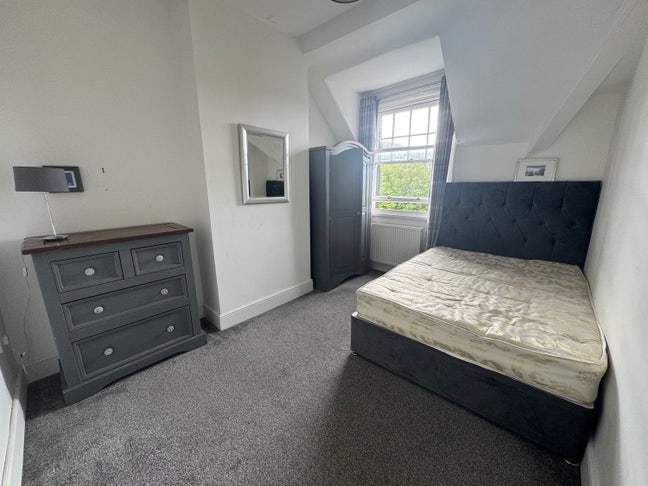Double room live out landlord all bills included Main Photo