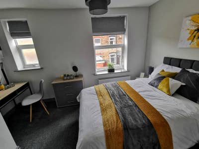 🏡  Double Room | Small 4-Person House Share Main Photo