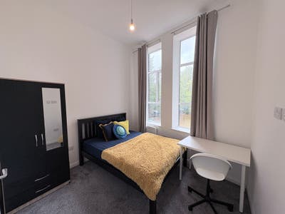 Modern Furnished Double Room with En-Suite – WS11 Main Photo