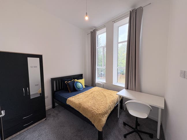 Modern Furnished Double Room with En-Suite – WS11 Main Photo