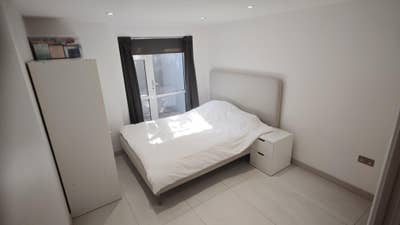 Peaceful Room on Private Gated Road w/ En-Suite Main Photo