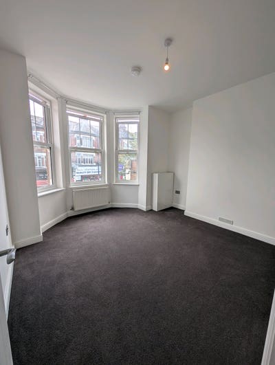Brand new spacious 3 bed converted flat - SM6 Main Photo