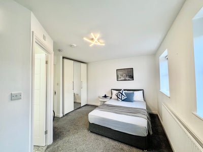 EN-SUITE ROOM IN HA9 8SR Main Photo