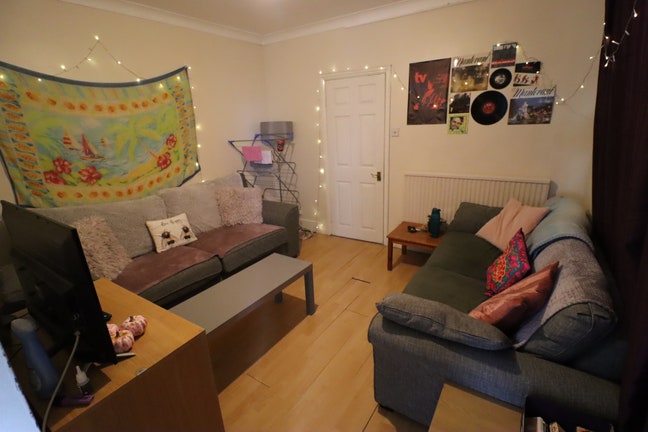 Heygate Avenue - Lovely double rooms available Main Photo
