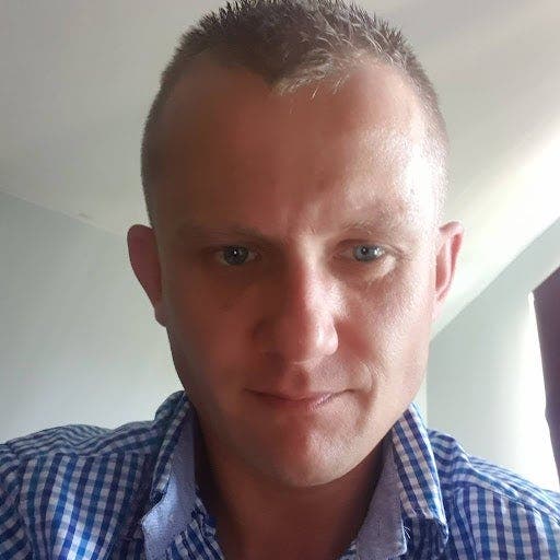 Professional Male seeks a single or double room Main Photo