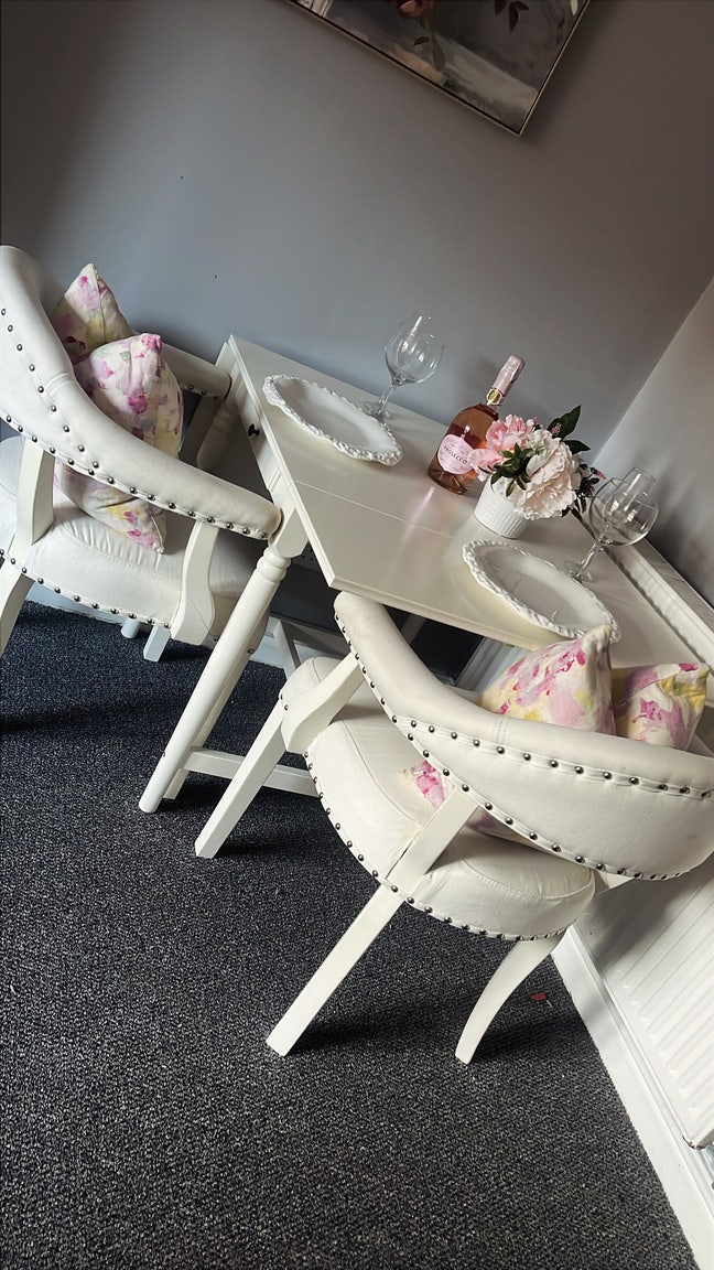 Double room Manchester Airport walk Main Photo