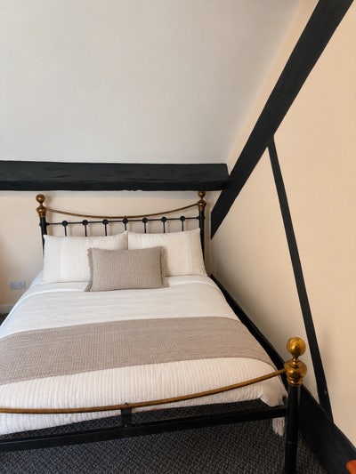 Double En-suite room Oswestry town centre Main Photo