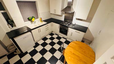 Beautiful Home for Rent Thornbridge Road Main Photo
