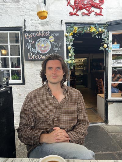 Professional looking for a double room Main Photo