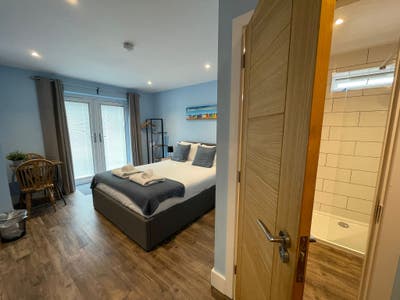 Private entrance small Studio all bills included Main Photo