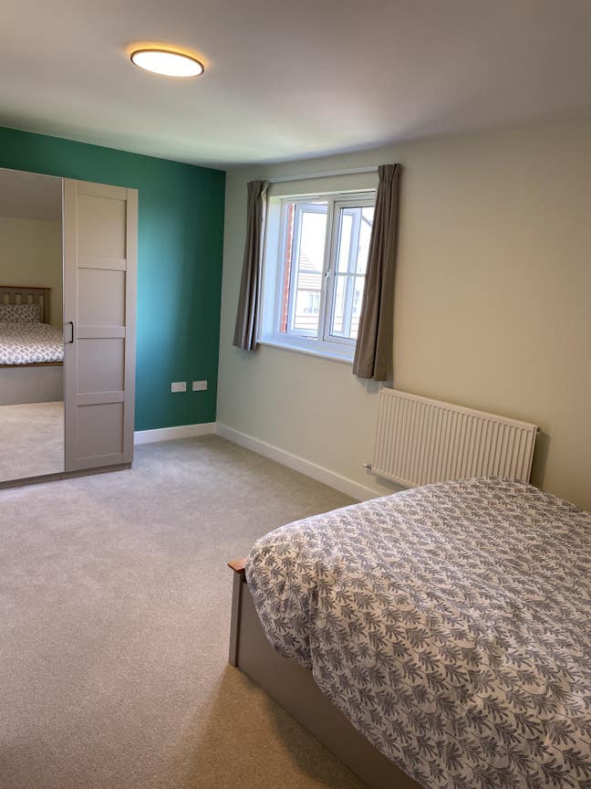Spacious furnished ensuite double Main Photo