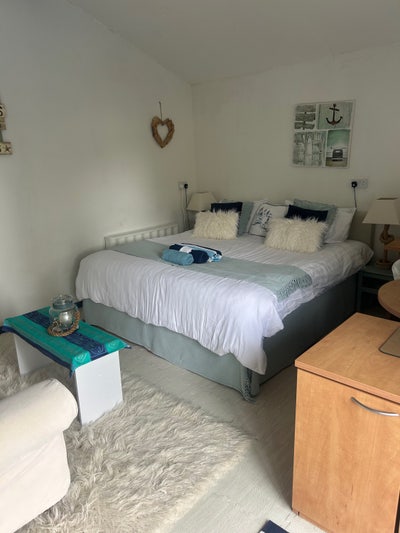Fabulous massive room with en-suite and more  Main Photo