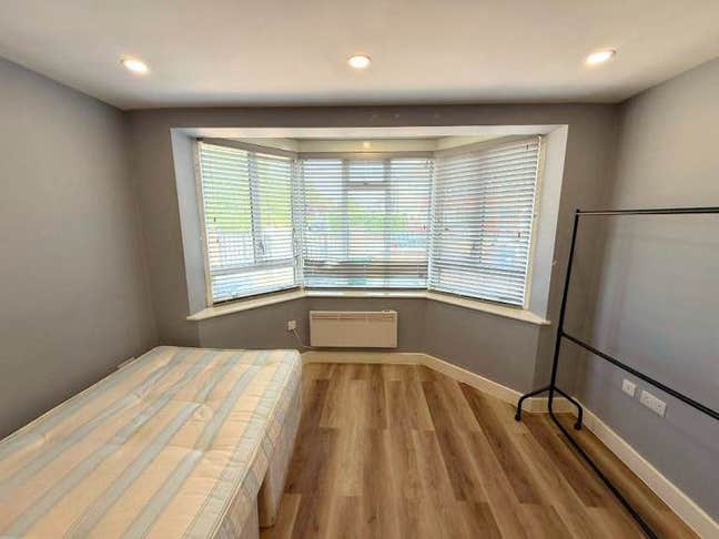 DSS-Studio Flat Available in Northolt Ealing UB5 Main Photo