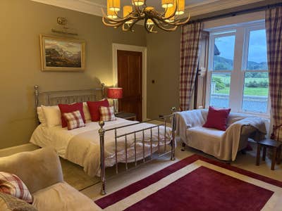 Double room in stunning Lodge near Inverness Main Photo