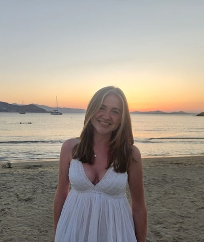 Seeking female flatmate in 3 bed house Main Photo