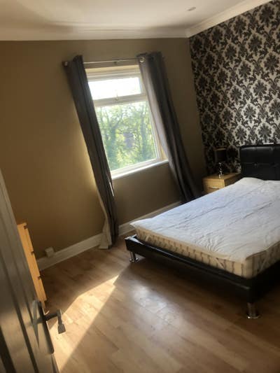 Spacious 2 bed furnished flat  Main Photo