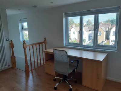 Loft, ensuite shower/toilet.  Storage.  Bills incl Main Photo