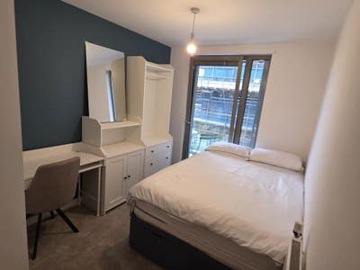New-Build Double Room (Own Bathroom & Desk) – N17  Main Photo