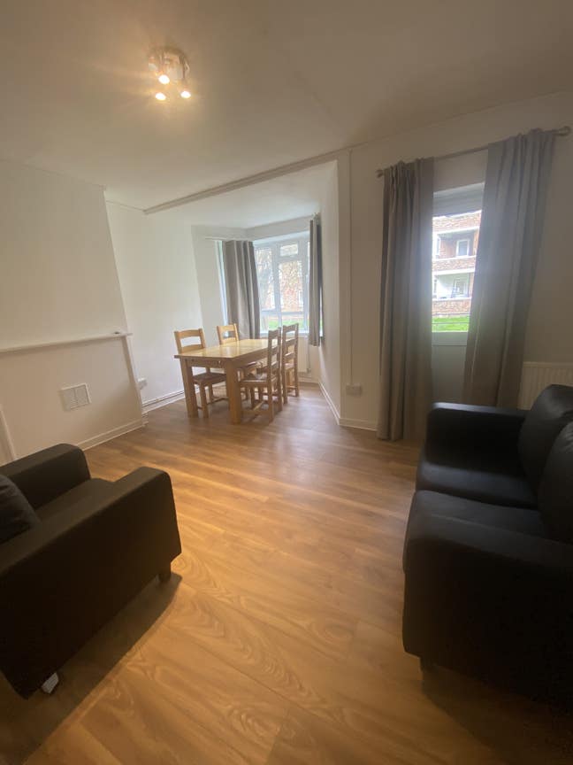 3 bedroom house, quiet area, Shepherd's Bush  Main Photo