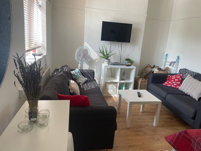 A nice room in a friendly flat, Shepherds Bush Main Photo