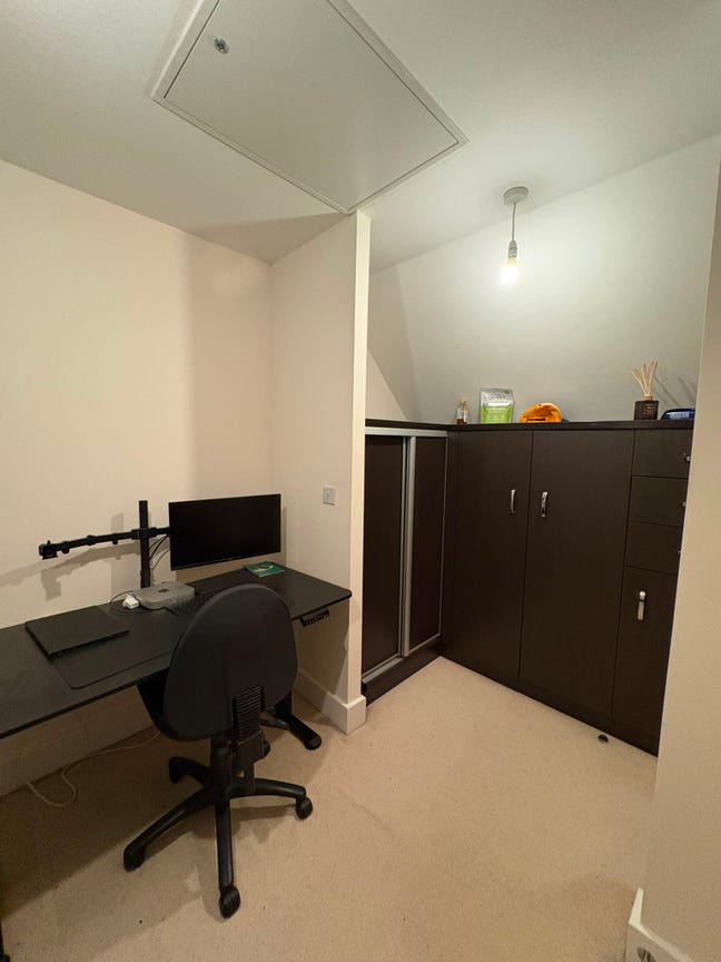Large Double Room, En-Suite & WFH Area  Main Photo