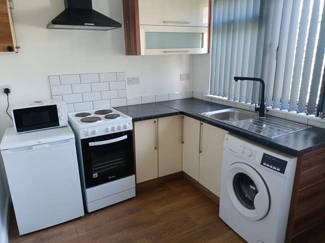 1 bedroom lounge en-suite  Main Photo