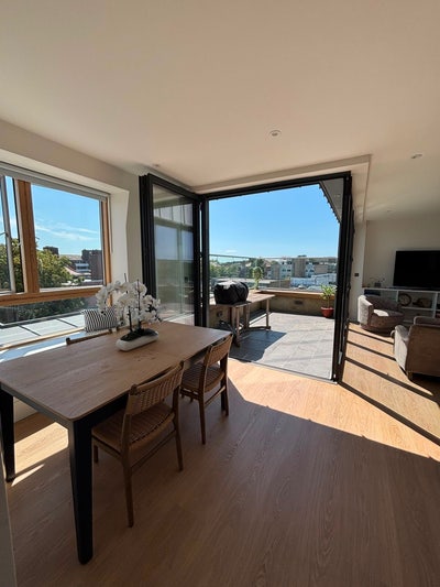 Gorgeous 3 bed flat with large terrace in Clapham  Main Photo
